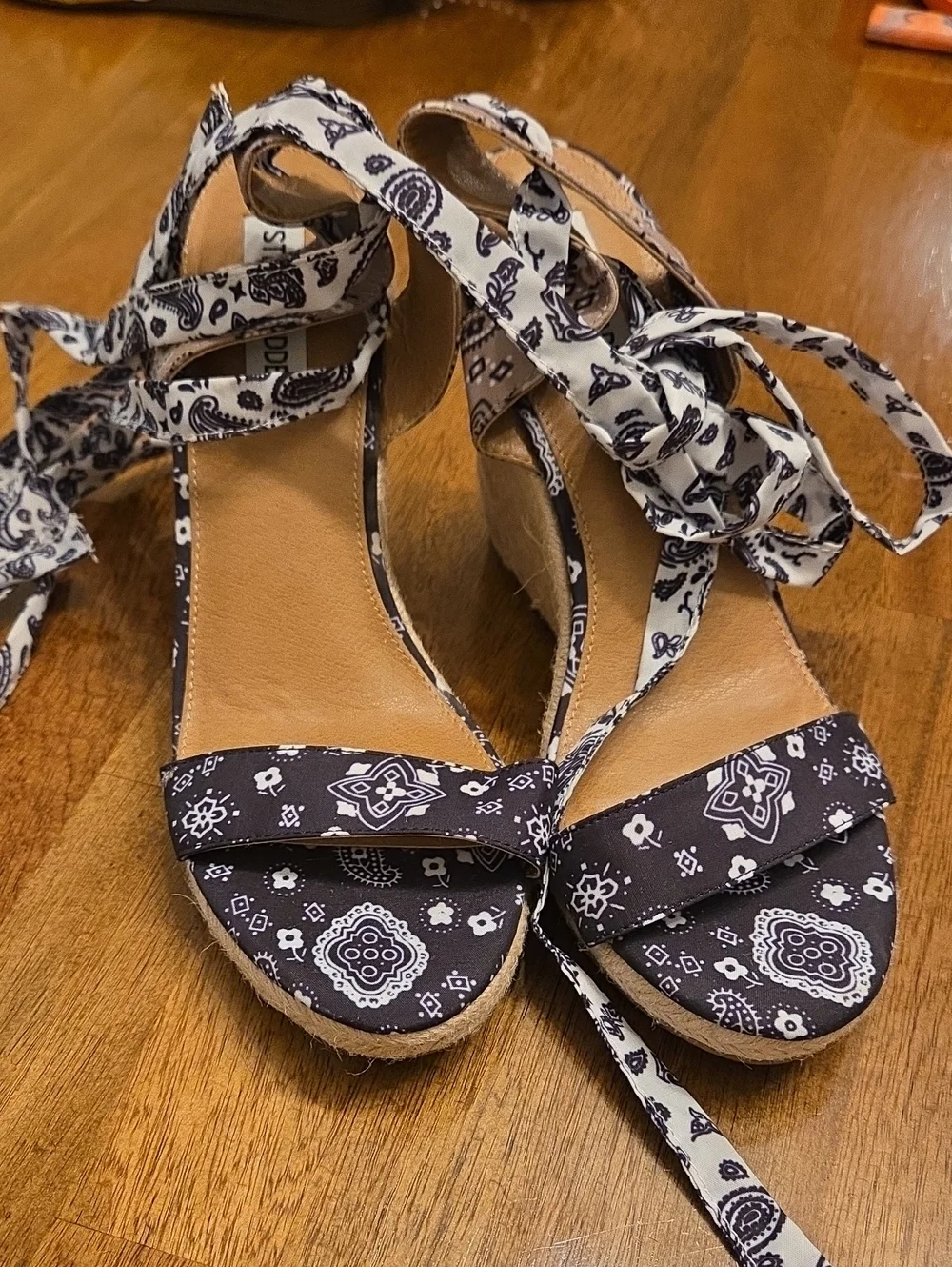 Steve Madden Black & White Bandana Print Espadrille Wedges